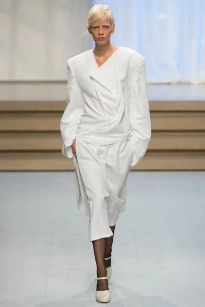 Look 24